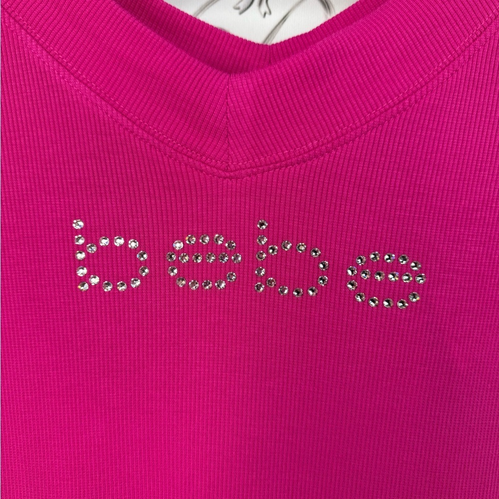 Bebe Swarovski T-shirt rhinestone bling brand new Y2K Women's Fuchsia V-Neck Tee - Picture 3 of 15